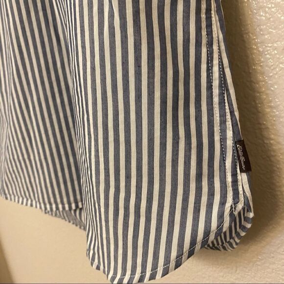 Eddie Bauer Short Sleeve vertical stripe blouse v neck  career coastal beach S - Picture 5 of 7
